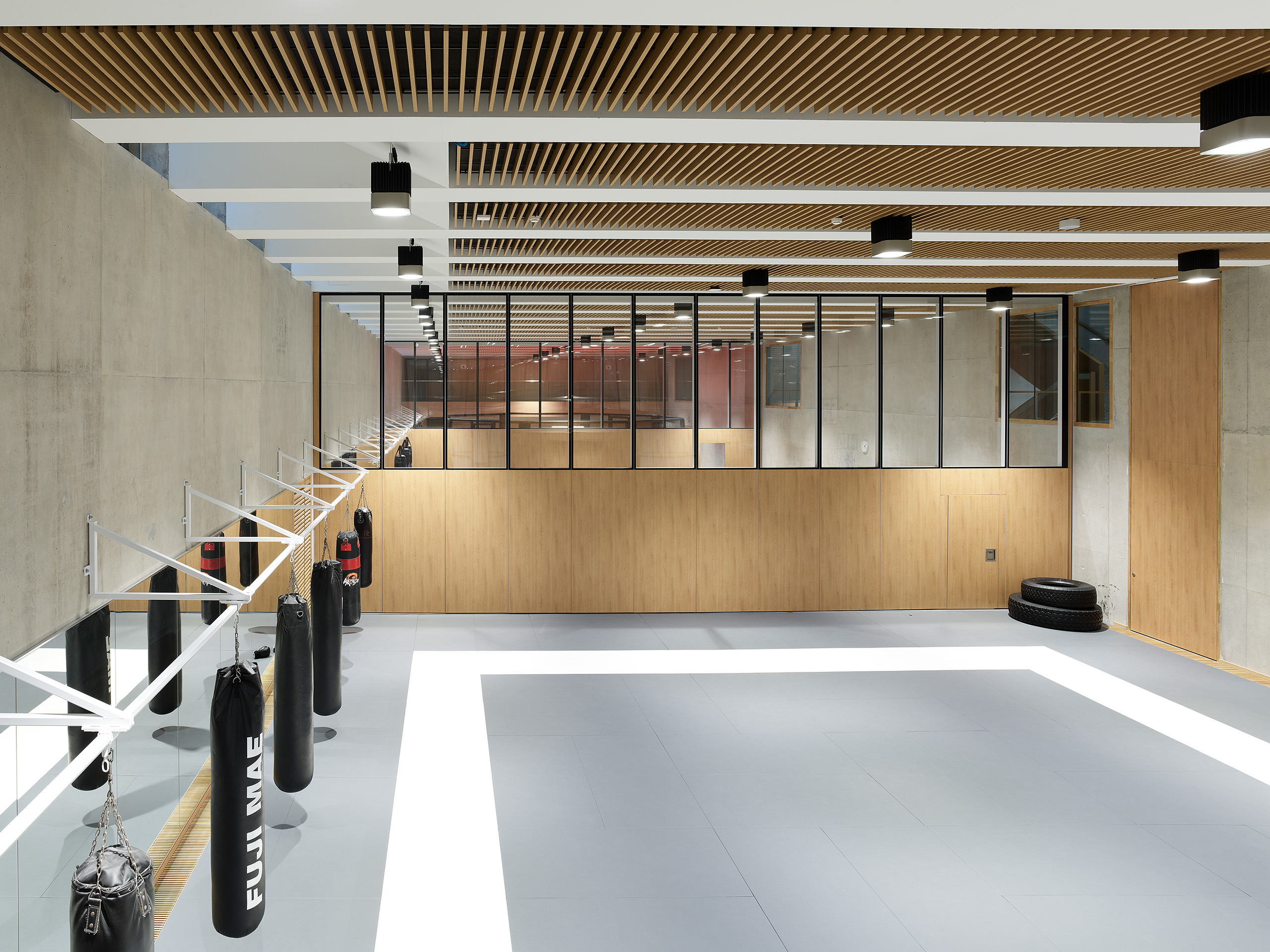 Ahp0090 AIQ4 015801 J2560